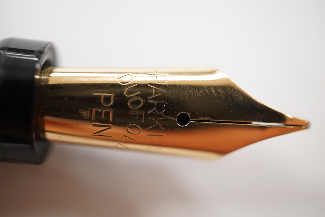 A Parker black Snr Duofold Lucky Curve fountain pen, with broad 14ct nib and bandless cap